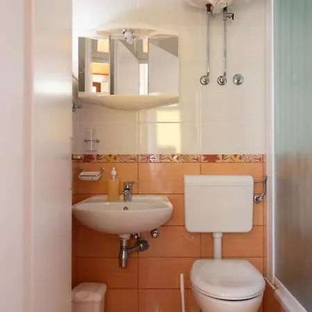 Sandra, Guest house *