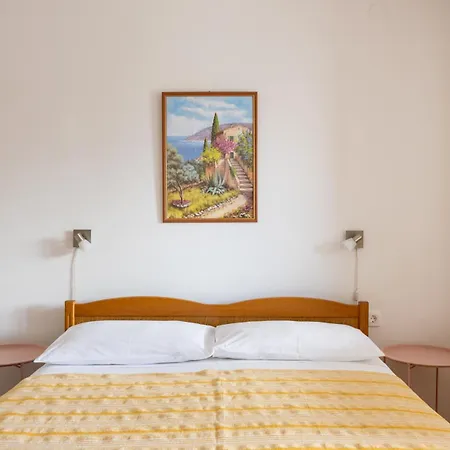 Sandra, Guest house *