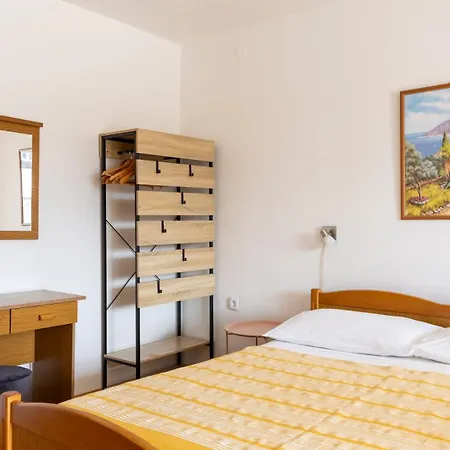 Sandra, Guest house Makarska