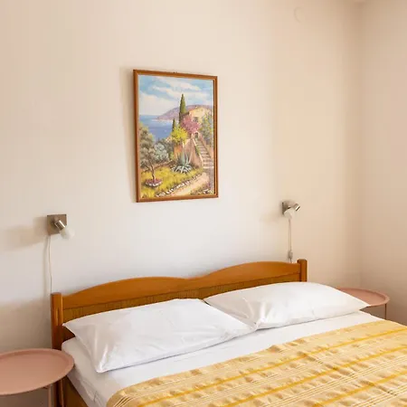 Sandra, Guest house *