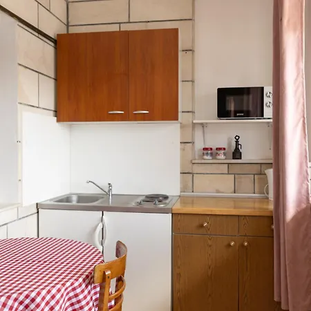 Sandra, Guest house Makarska