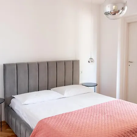Sandra, Guest house *