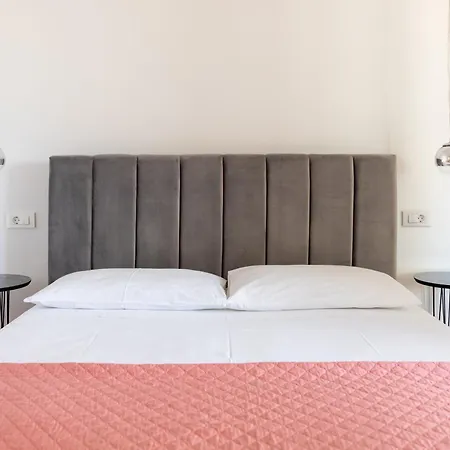 Sandra, Guest house Makarska